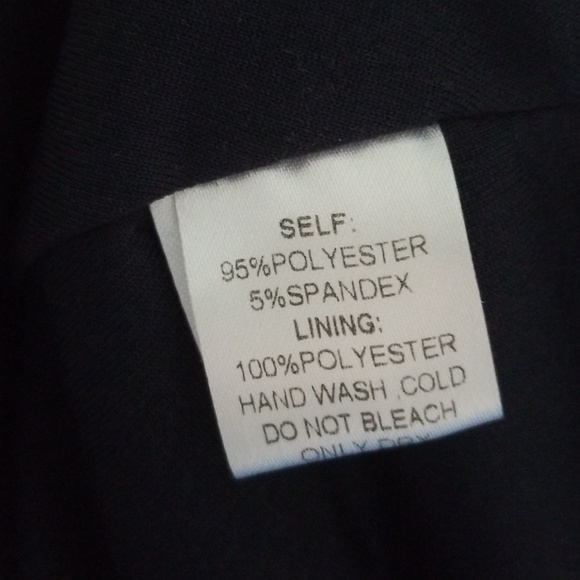 Tobi Low cut dress - Picture 7 of 7